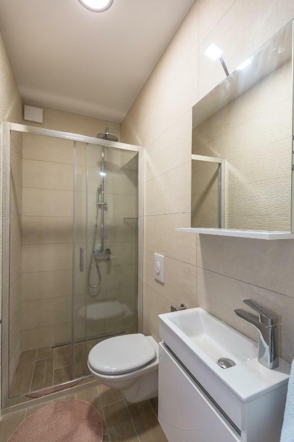Acoustic Apartment